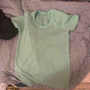 teal lulu swifty tech shirt!!